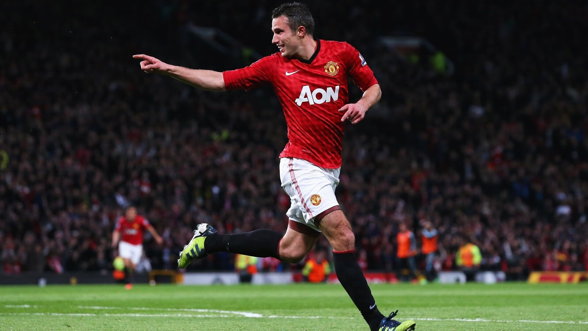 奥斯梅恩的利刃，刺穿的不只是球网，当国际米兰的胜利成为中国足球的镜像